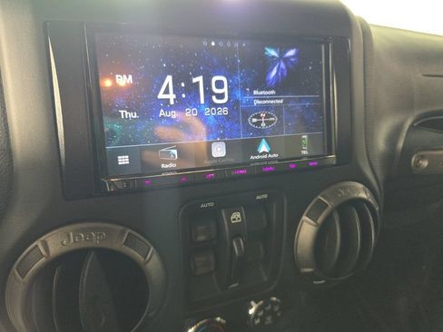 Used 2018 Jeep Wrangler Unlimited Sport S AWD/4WD image 15