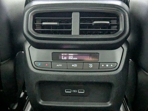 Used 2023 Honda Pilot EX-L image 18