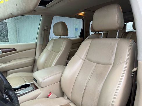 Used 2018 Nissan Pathfinder Platinum image 7