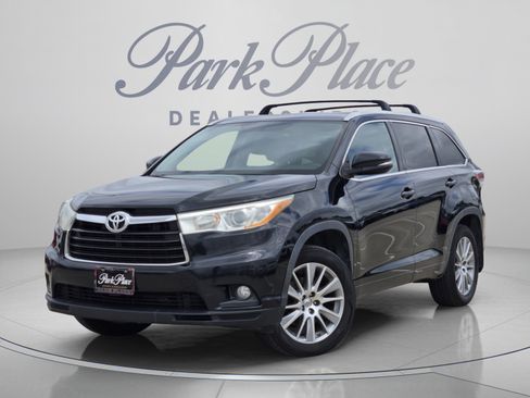 Used 2015 Toyota Highlander XLE AWD/4WD image 2