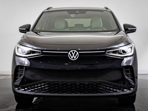 Used 2024 Volkswagen ID.4 S image 2