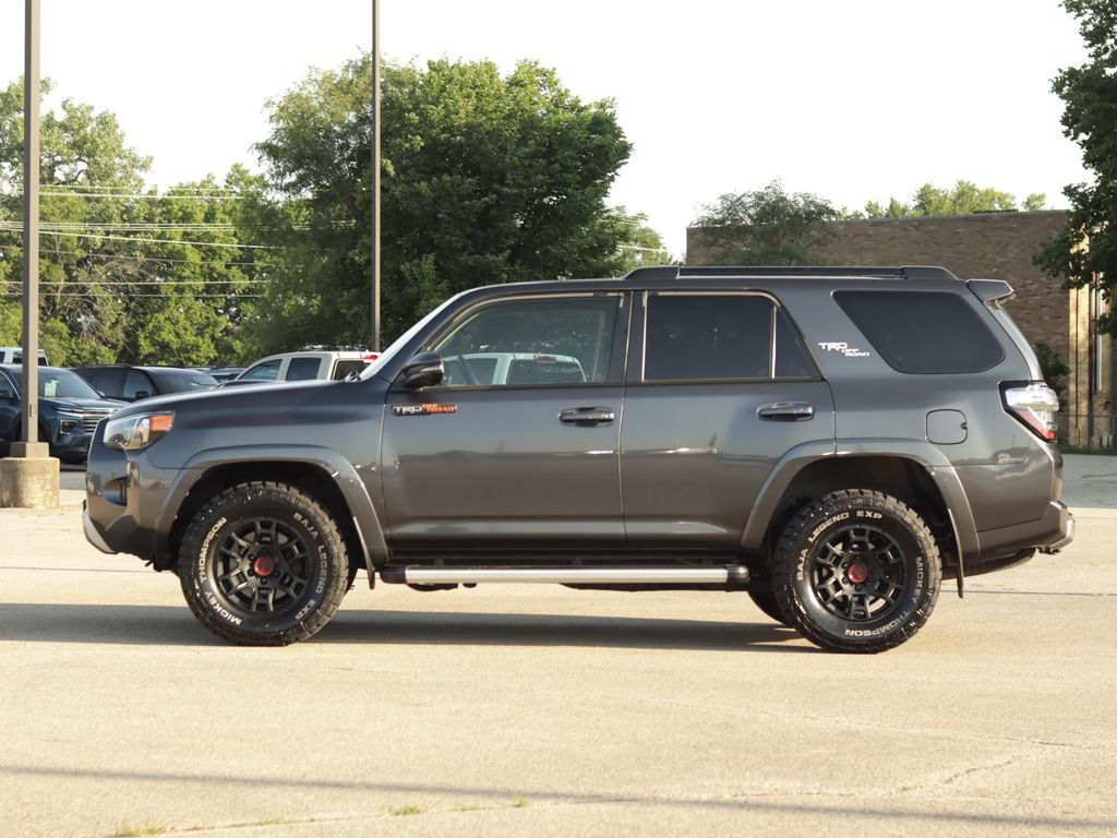 Used 2022 Toyota 4Runner TRD Off-Road Premium w/ TRD Black Wheel Package (TMS) AWD/4WD image 4