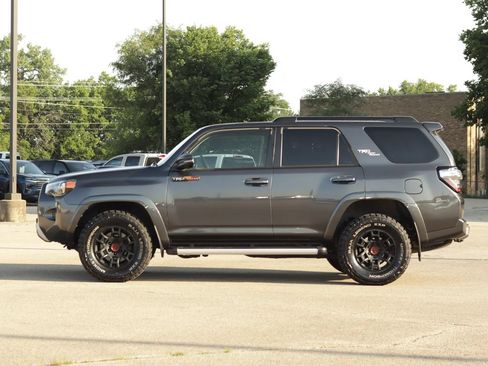 Used 2022 Toyota 4Runner TRD Off-Road Premium w/ TRD Black Wheel Package (TMS) AWD/4WD image 4
