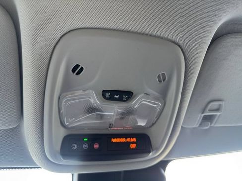 Used 2022 Chevrolet TrailBlazer LT w/ Convenience Package FWD image 26