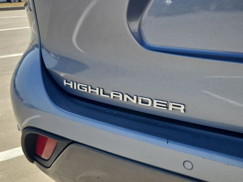 Used 2021 Toyota Highlander Limited image 12