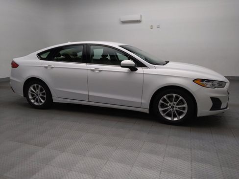Used 2019 Ford Fusion SE image 11