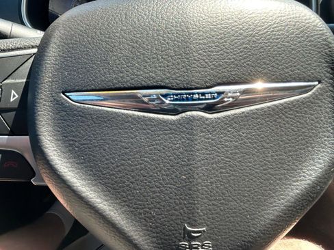 Used 2015 Chrysler 200 Limited FWD image 20