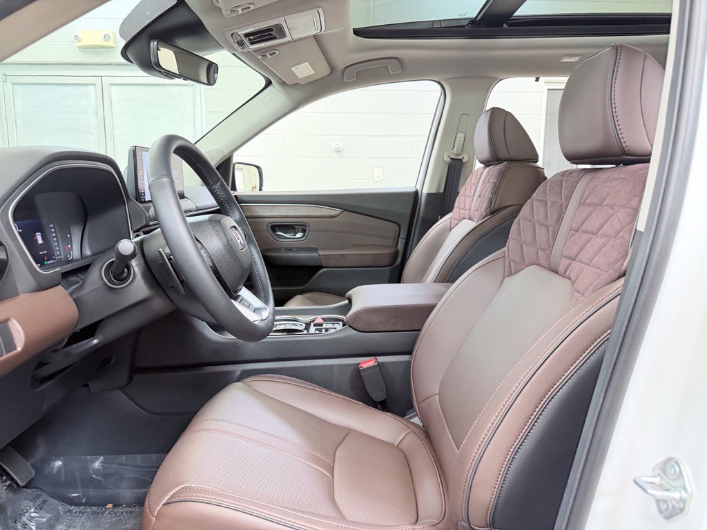 Used 2026 Honda Pilot Elite image 12