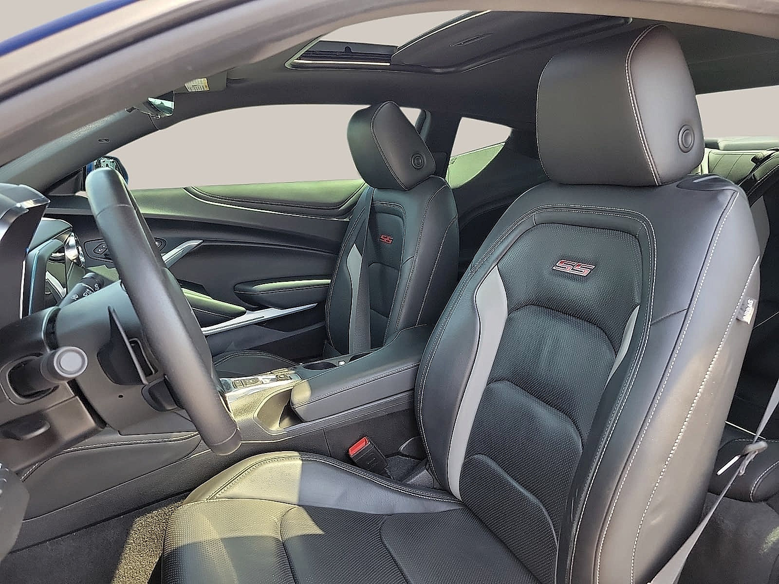 Used 2022 Chevrolet Camaro SS RWD image 11