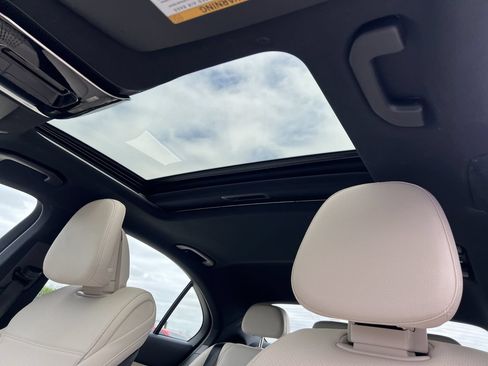 Used 2025 Mercedes-Benz C 300 Sedan image 19