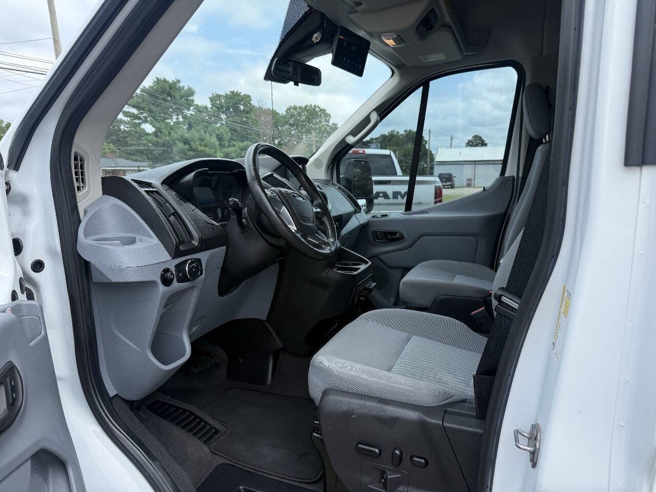 Used 2019 Ford Transit 350 XLT RWD image 14