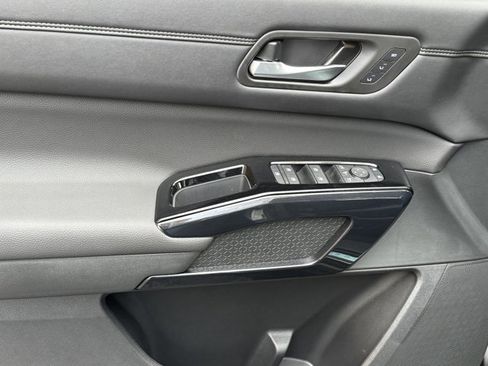 New 2026 Nissan Pathfinder Platinum AWD/4WD image 24