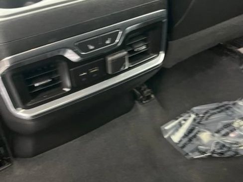 Used 2019 GMC Sierra 1500 SLT w/ SLT Premium Package AWD/4WD image 9