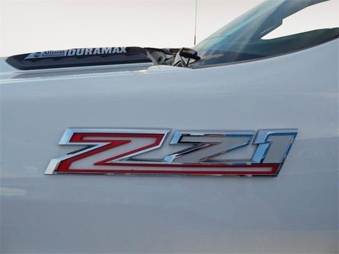 Used 2025 Chevrolet Silverado 3500 LT w/ Safety Package image 10