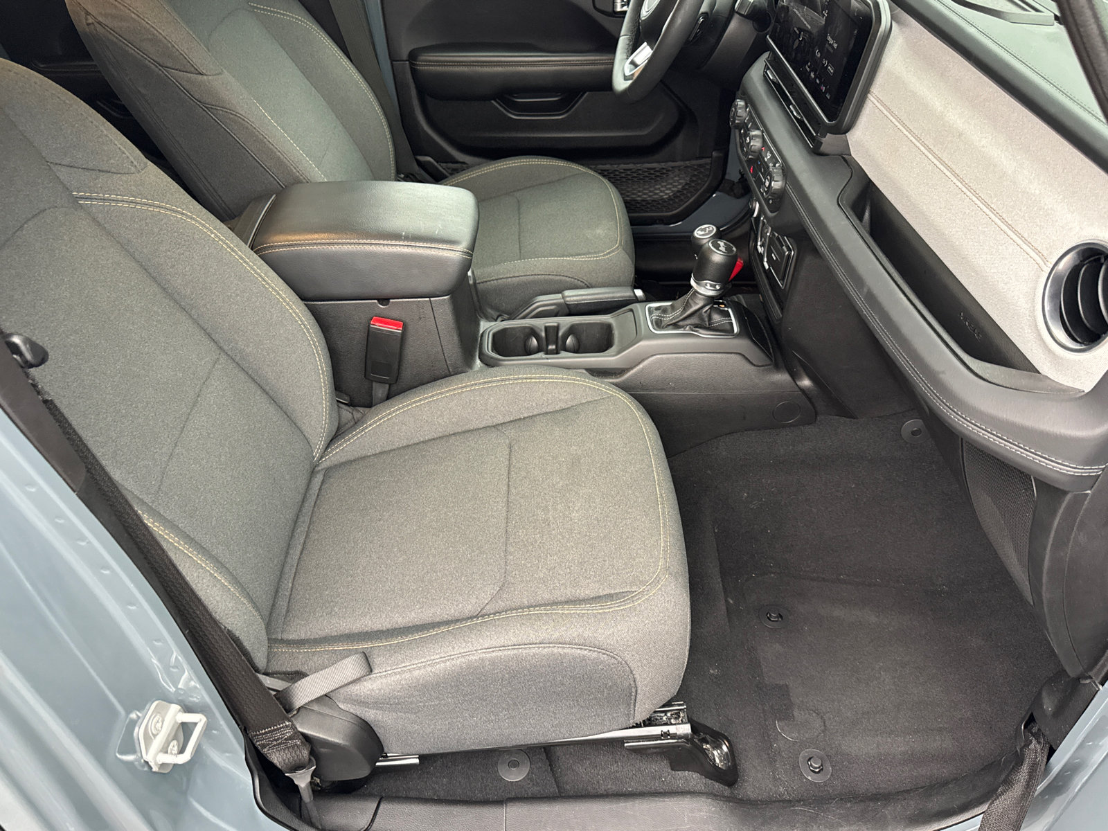 Used 2026 Jeep Wrangler Unlimited Sahara AWD/4WD image 13