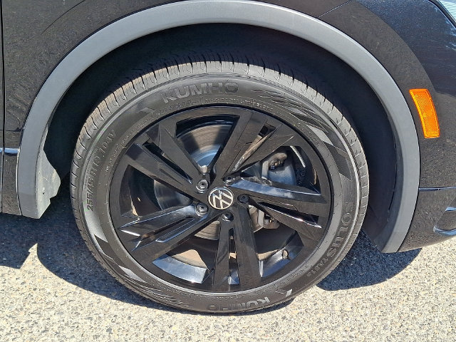 Used 2023 Volkswagen Tiguan SE R-Line AWD/4WD image 8
