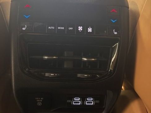 Used 2023 Jeep Grand Cherokee L Summit w/ Luxury Tech Group V RWD image 21