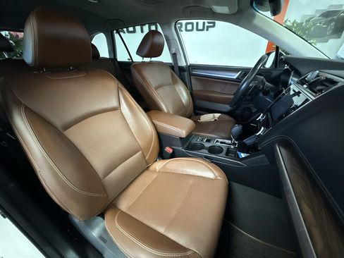 Used 2018 Subaru Outback 2.5i Touring AWD/4WD image 23