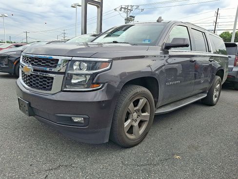 Used 2018 Chevrolet Suburban LT AWD/4WD image 3