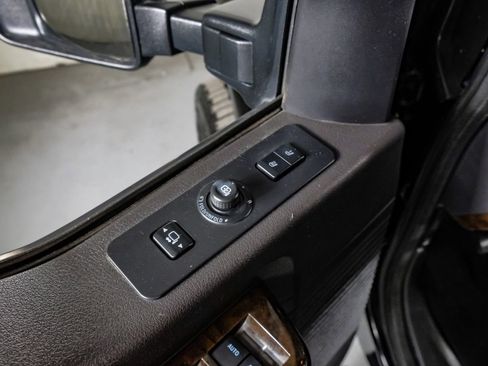 Used 2016 Ford F250 Platinum w/ FX4 Off-Road Package image 33