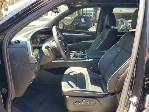 Certified 2025 Cadillac Escalade ESV Sport image 17