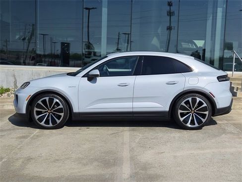 New 2025 Porsche Macan 4 Electric image 2