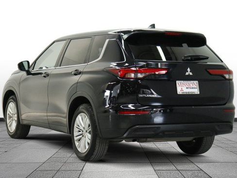 Used 2024 Mitsubishi Outlander ES FWD image 5