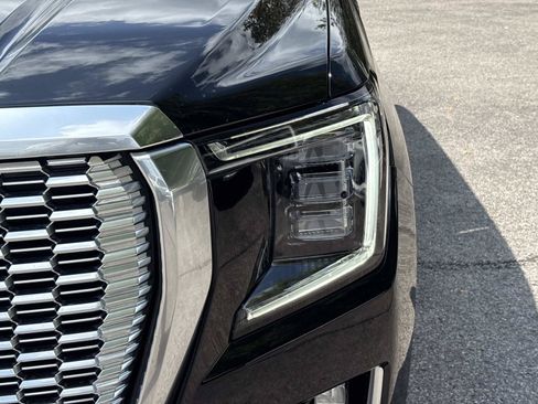 Used 2024 GMC Yukon Denali w/ Advanced Technology Package AWD/4WD image 11