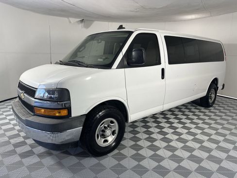 Used 2019 Chevrolet Express 3500 LT w/ LT Preferred Equipment Group RWD image 4