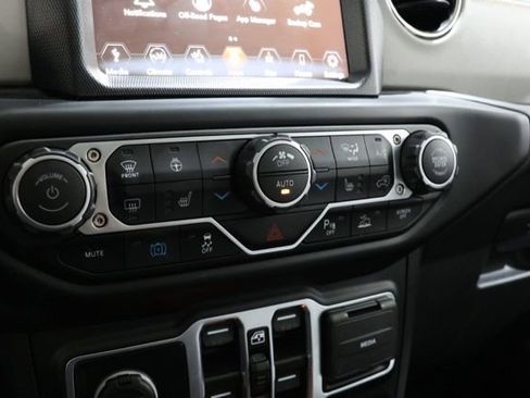 Used 2023 Jeep Wrangler Unlimited Sahara AWD/4WD image 29