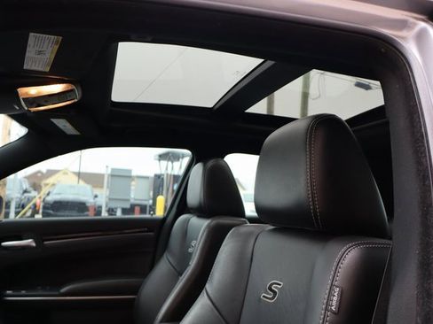 Used 2018 Chrysler 300 S w/ 300S Premium Group image 26