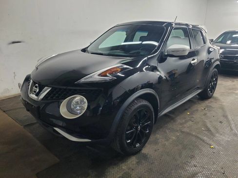 Used 2017 Nissan Juke SV image 1