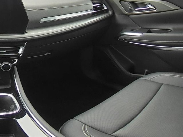 Used 2025 Chevrolet Traverse LT AWD/4WD image 35