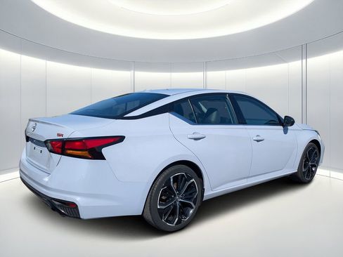 Used 2023 Nissan Altima 2.5 SR image 4