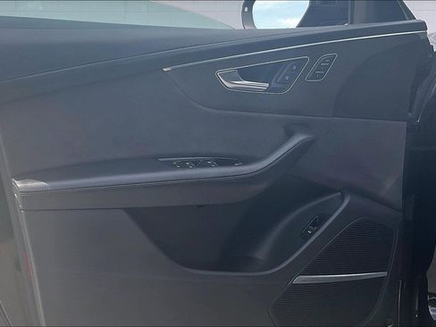 Used 2023 Audi RS Q8 AWD/4WD image 28