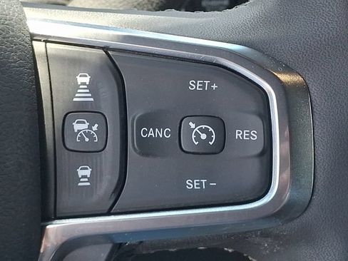 Used 2025 RAM 2500 Laramie AWD/4WD image 22