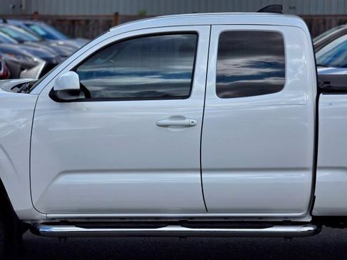 Used 2020 Toyota Tacoma SR w/ SR Convenience Package AWD/4WD image 7