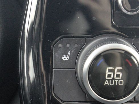 Used 2023 Toyota Highlander XLE AWD/4WD image 24