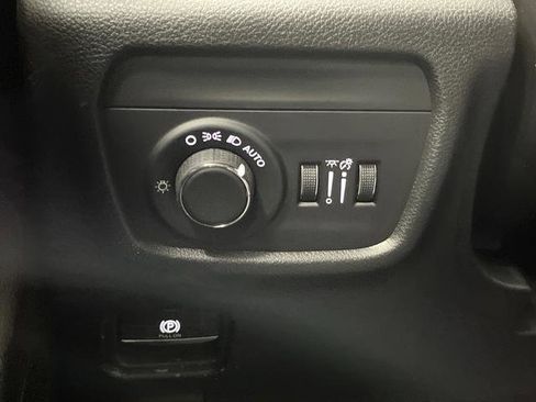 New 2026 Jeep Grand Cherokee Altitude image 25