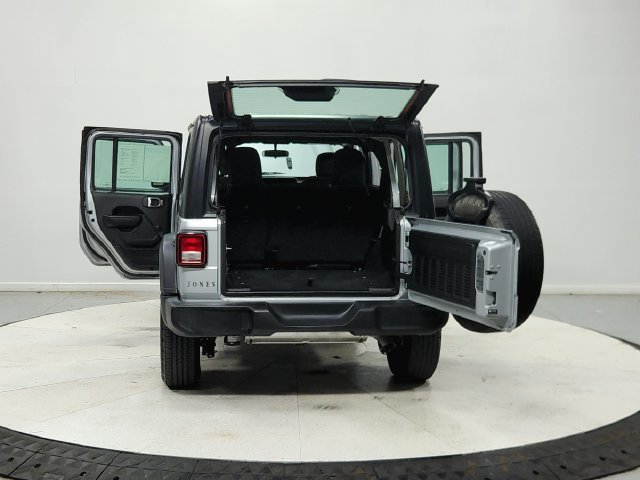 Used 2024 Jeep Wrangler Unlimited Sport AWD/4WD image 15