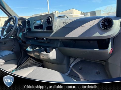 Used 2025 Mercedes-Benz Sprinter 2500 image 27