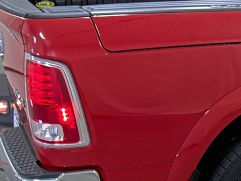 Used 2017 RAM 1500 Laramie image 13