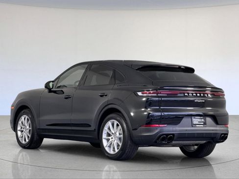 Certified 2025 Porsche Cayenne Coupe image 3