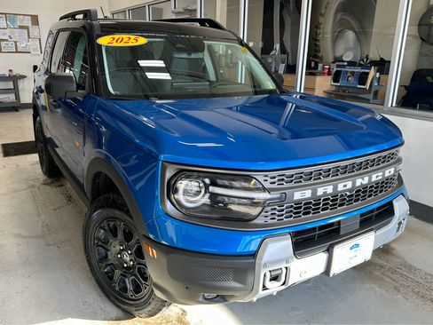 Used 2025 Ford Bronco Sport Badlands w/ Badlands Tech Package AWD/4WD image 4