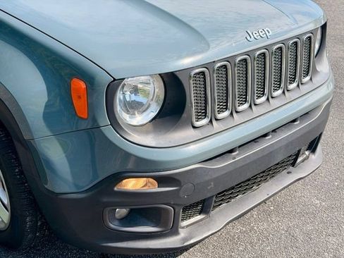 Used 2017 Jeep Renegade Latitude w/ Popular Equipment Group FWD image 14