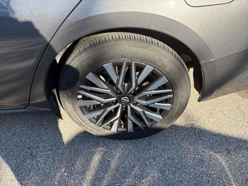 Used 2025 Nissan Altima 2.5 SV image 28