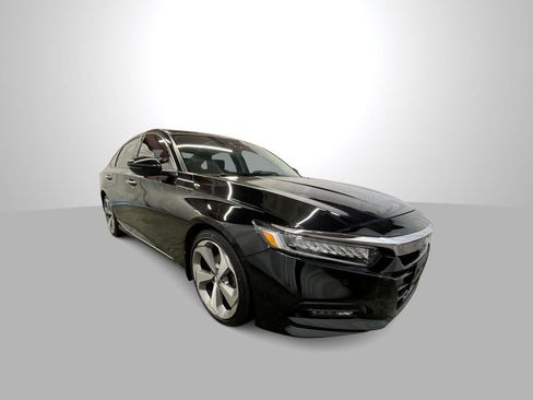 Used 2018 Honda Accord Touring image 1