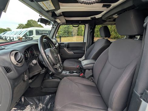 Used 2015 Jeep Wrangler Sport image 10