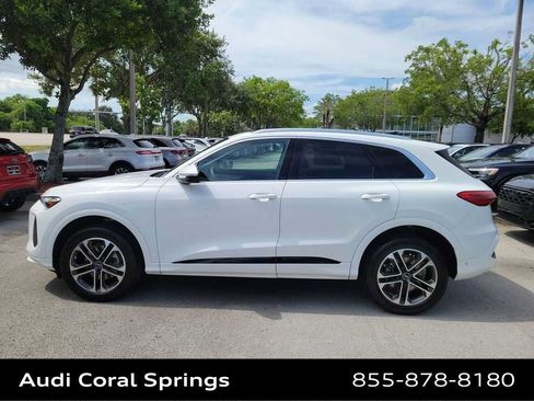 Certified 2025 Audi Q5 Premium w/ Convenience Package AWD/4WD image 11