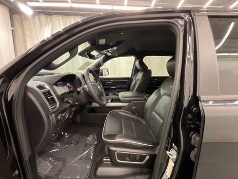 Used 2025 RAM 1500 Laramie w/ Sport Appearance Package AWD/4WD image 10